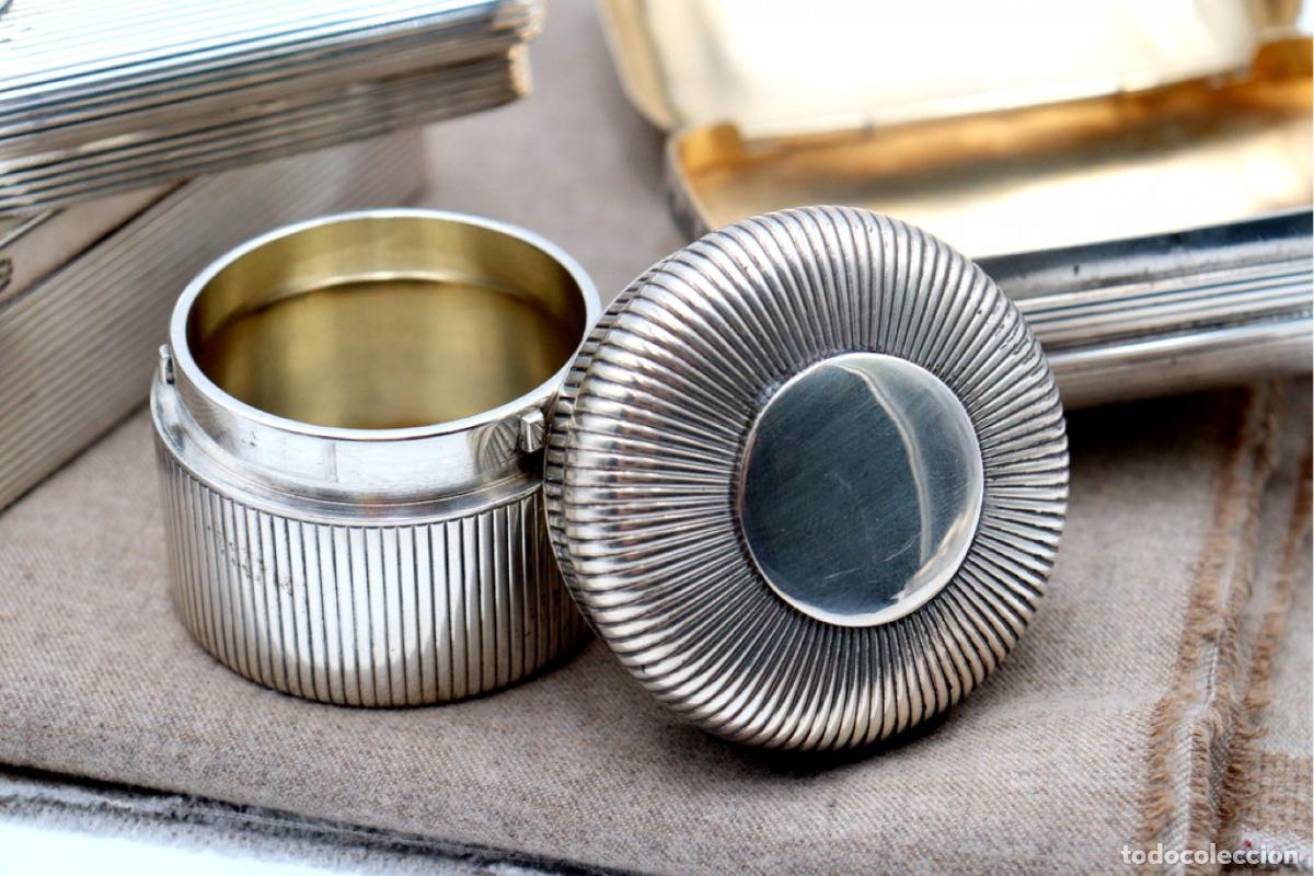 Antig&uuml;edades: Conjunto de belleza de plata - Foto 3