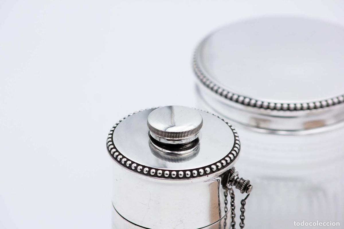 Antig&uuml;edades: Conjunto de belleza de plata - Foto 3