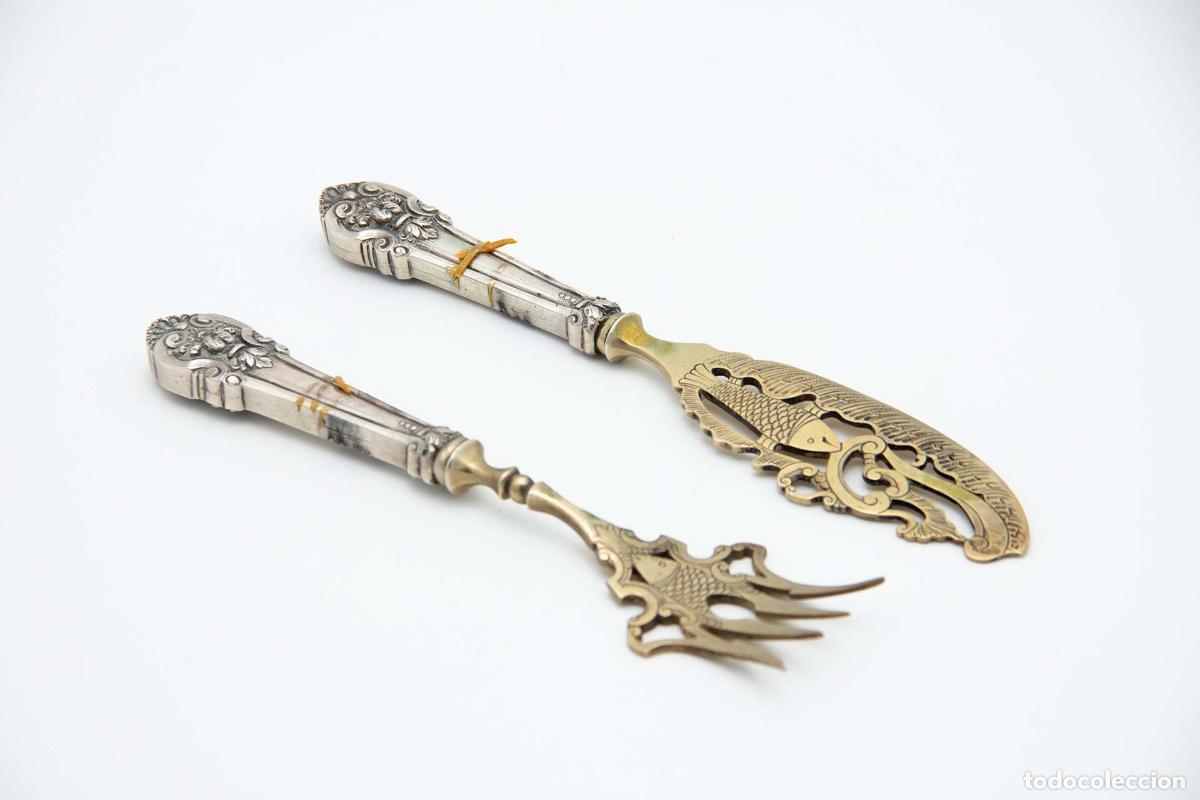 Antig&uuml;edades: Cuchillo y tenedor para pescado, de plata.