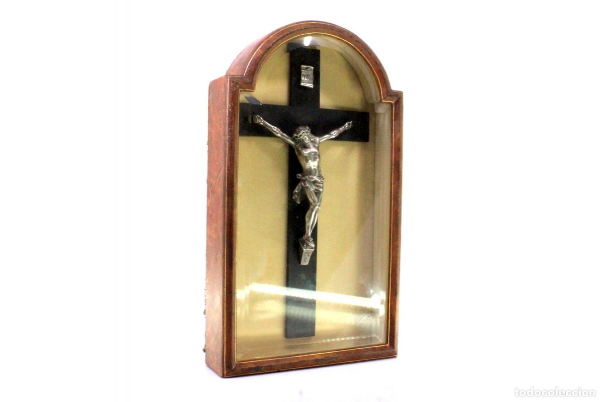 Antig&uuml;edades: Crucifijo de plata con caja de madera. - Foto 2