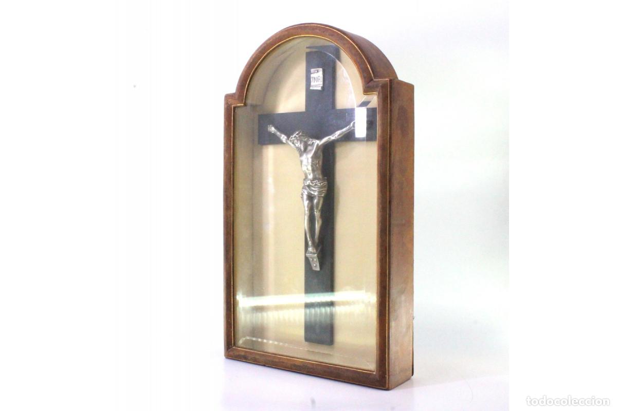 Antig&uuml;edades: Crucifijo de plata con caja de madera. - Foto 3