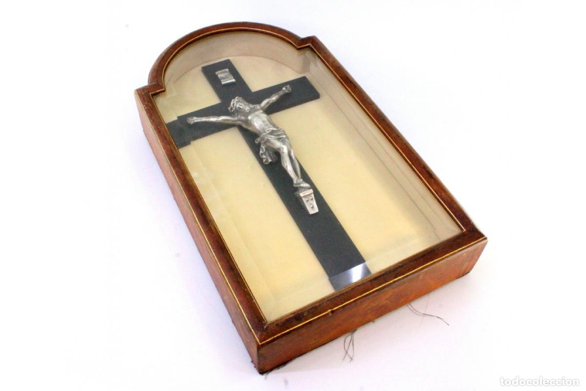 Antig&uuml;edades: Crucifijo de plata con caja de madera. - Foto 5