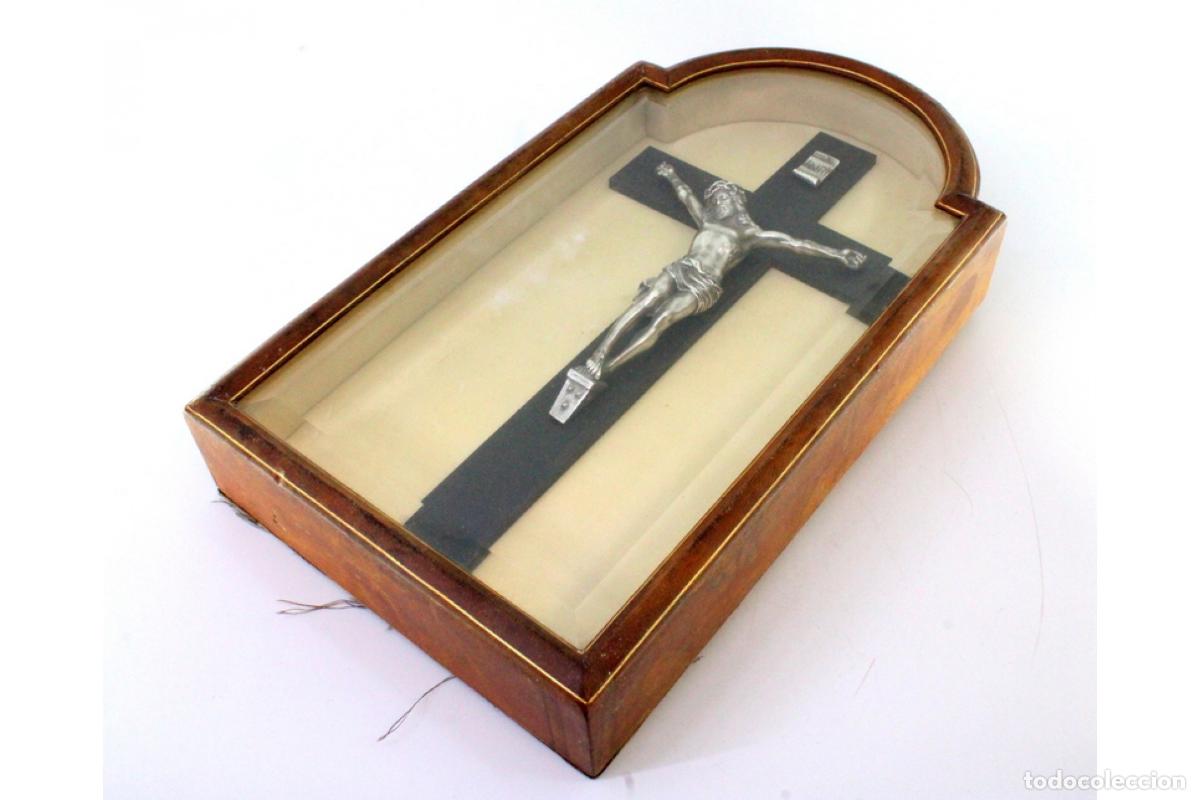 Antig&uuml;edades: Crucifijo de plata con caja de madera. - Foto 11