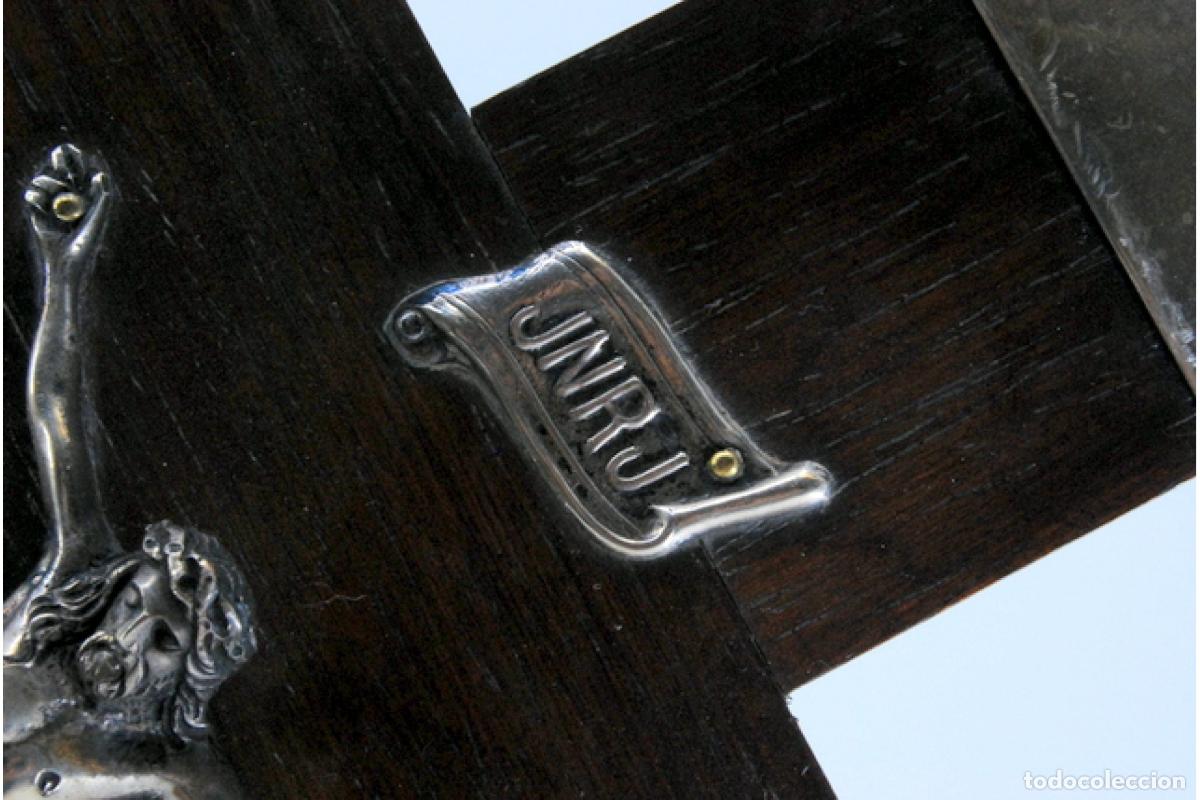 Antig&uuml;edades: Crucifijo de madera y plata - Foto 4