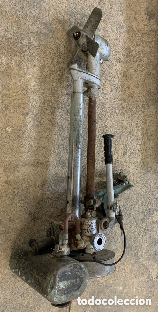 Antig&uuml;edades: Antiguo motor fueraborda