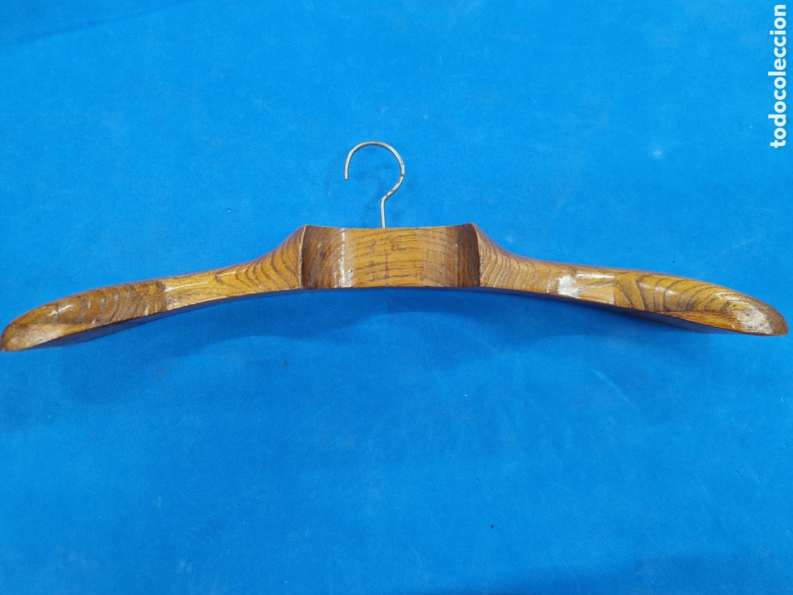 Antig&uuml;edades: Percha antigua de madera de mobila - Foto 1