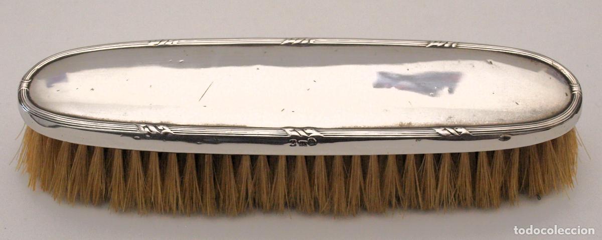 Antiquit&auml;ten: CEPILLO DE PLATA DE LEY CONTRASTADA. 17 X 4,5 CM APROX. VER FOTOS Y DESCRIPCION.