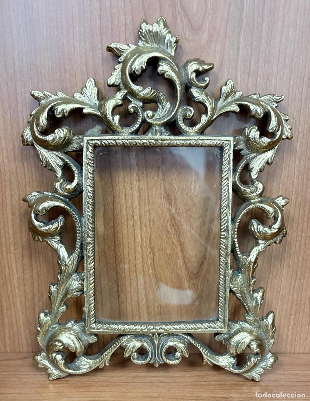 Antig&uuml;edades: MARCO PORTAFOTOGRAF&Iacute;AS DE ESTILO ROCOC&Oacute; EN BRONCE. PRIMERA MITAD DEL SIGLO XX.