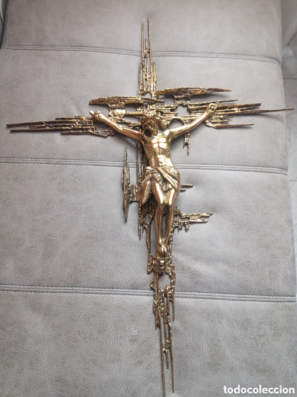 Antig&uuml;edades: Cristo de Dal&iacute; en bronce 81cm