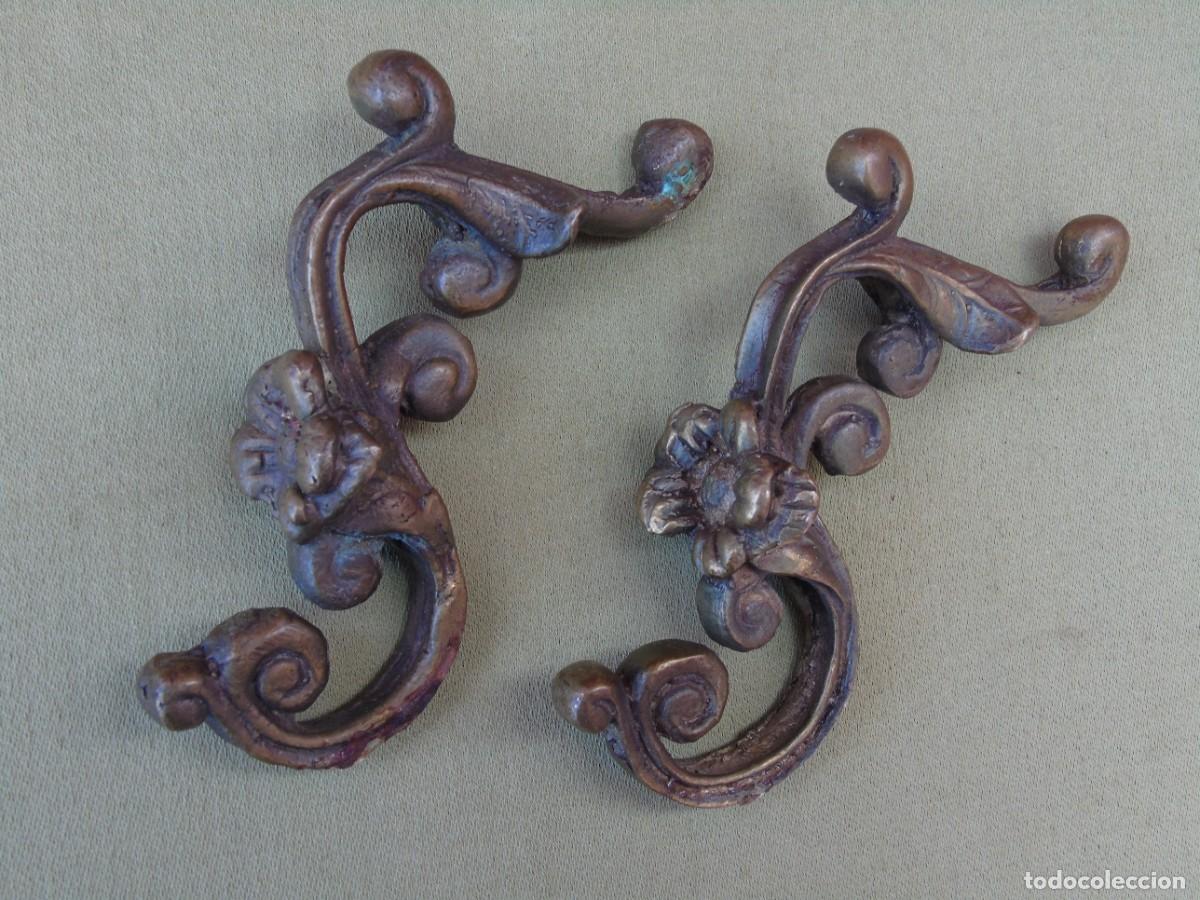 Antiquit&auml;ten: PAREJA DE ADORNOS DE BRONCE. MUY PESADOS.