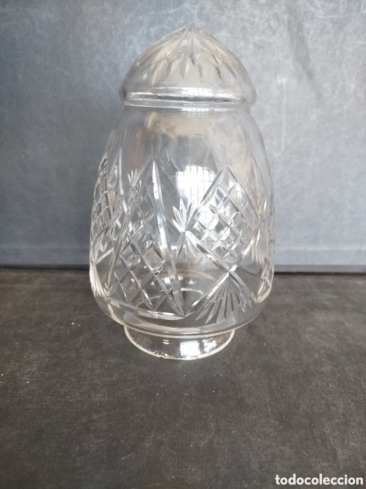 Antig&uuml;edades: ANTIGUA TULIPA DE CRISTAL TALLADO.