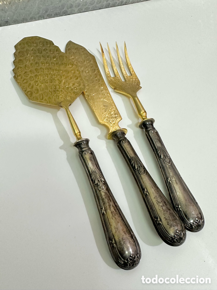 Antig&uuml;edades: Antiguo Conjunto de cuberter&iacute;a de plata y cero dorado