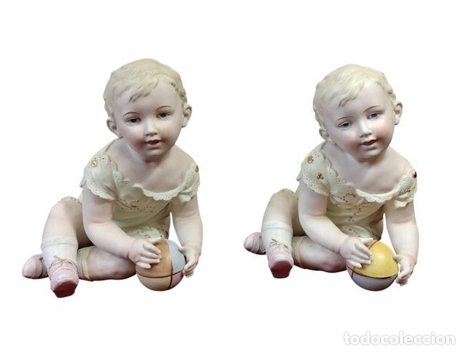 Antig&uuml;edades: PAREJA DE FIGURAS DE BEB&Eacute;S. BISCUIT POLICROMADO. GEBRUDER HEUBACH (?). ALEMANIA. PRINC. SIGLO XX.