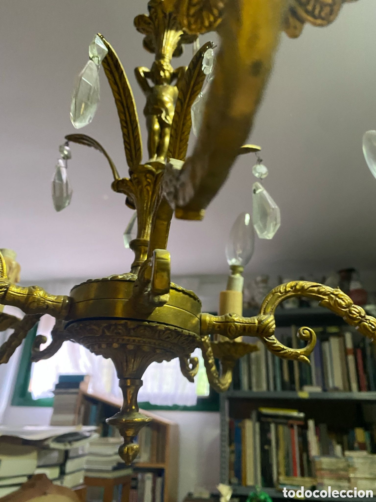Antig&uuml;edades: L&aacute;mpara de ara&ntilde;a de bronce de cinco brazos con querub&iacute;n - Foto 8