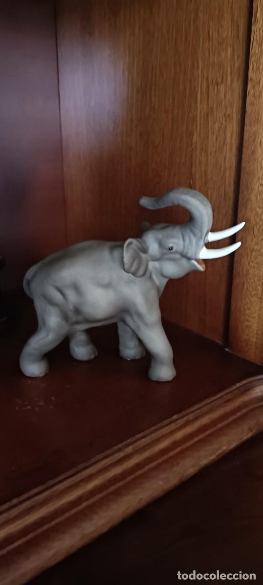 Antig&uuml;edades: Elefante en porcelana mate Limbach