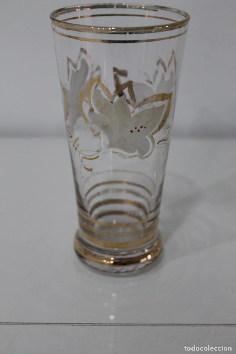 Antig&uuml;edades: 2 VASOS CRISTAL PINTADO A MANO - Foto 2