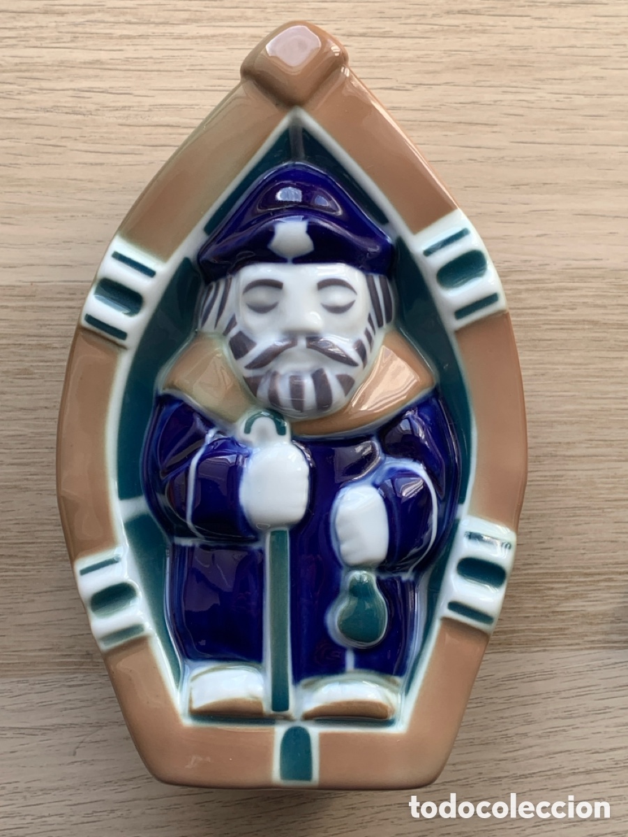 Antig&uuml;edades: &bull;FIGURA PORCELANA SARGADELOS C-23 &rdquo;NOSO SE&Ntilde;OR SANTIAGO&rdquo;.