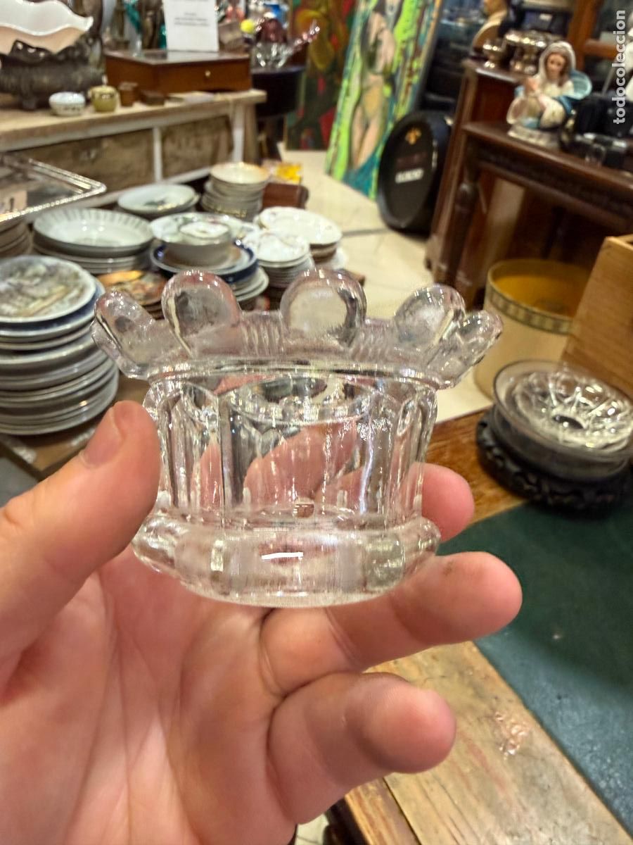 Antig&uuml;edades: BASE DE CRISTAL PARA CANDELABRO - MEDIDA 8X5 CM Y 2,5 CM AGUJERO INFERIOR