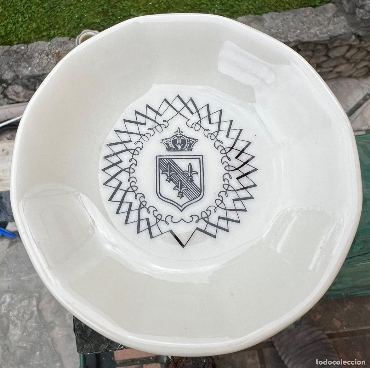 Antig&uuml;edades: Peque&ntilde;o plato de loza o porcelana del Royal Orleans Hotel - Mayer China