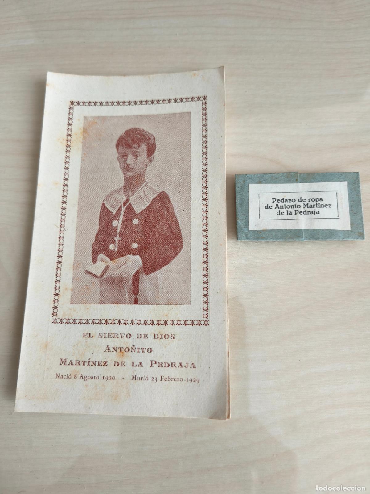 Antig&uuml;edades: Estampa y pedazo de ropa de Anto&ntilde;ito Martinez de la Pedraja. 1920 - 1929