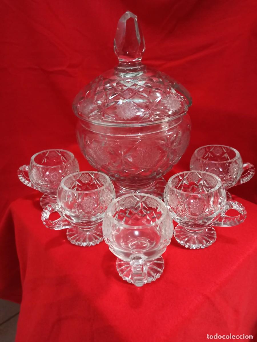 Antiquit&eacute;s: PONCHERA CRISTAL TALLADO BOHEMIA CON 5 JARRITAS MEDIDAS 31 DE ALTO X 18 DE ANCHO CENT&Iacute;METROS