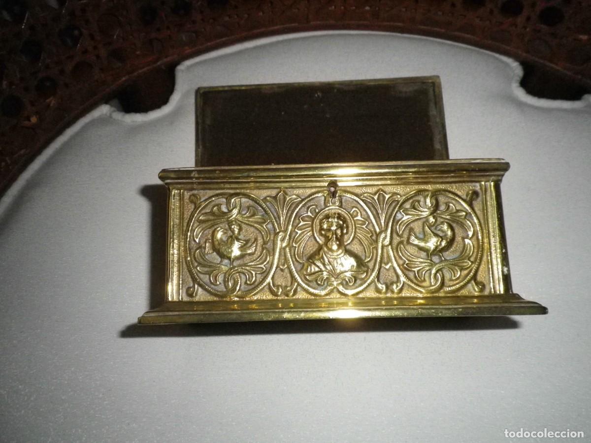 Antiquit&auml;ten: COFRE JOYERO MACIZO DE BRONCE CON MAS DE 80 A&Ntilde;OS MEDIDAS 17X10X8,5CM