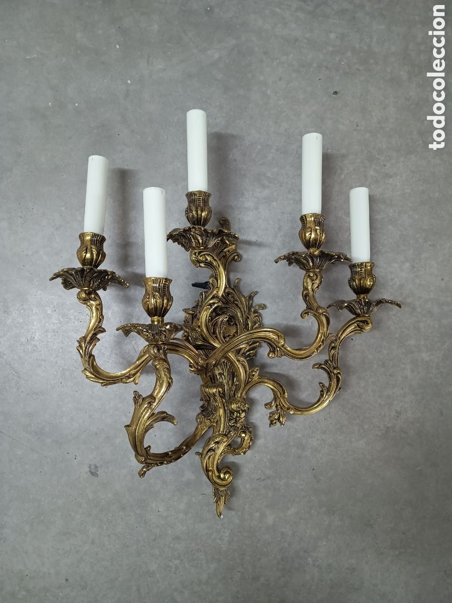 Antiguidades: APLIQUE DE BRONCE DORADO ESTILO LUIS XV - 5 BRAZOS