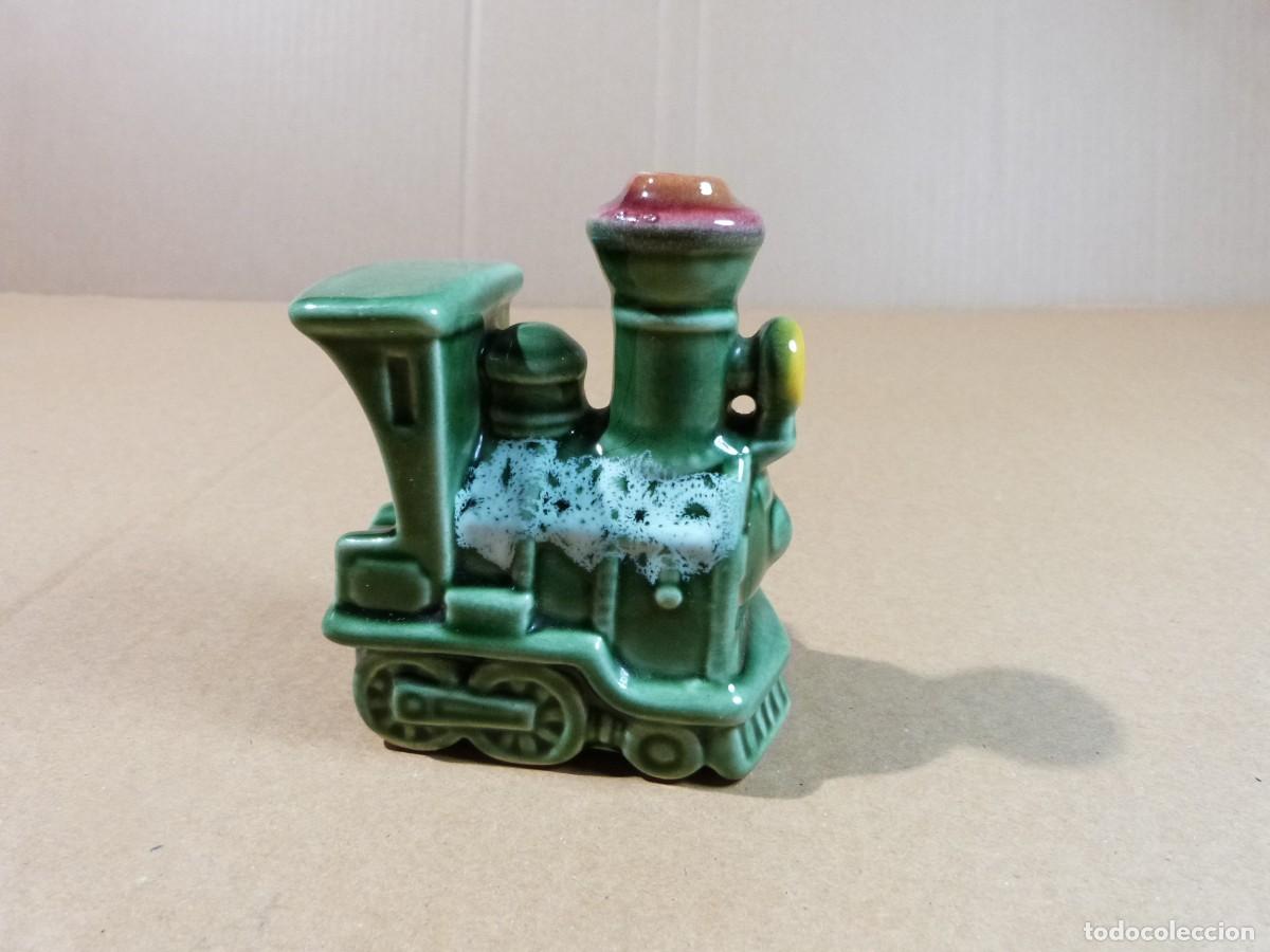 Antig&uuml;edades: Tren de ceramica color verde