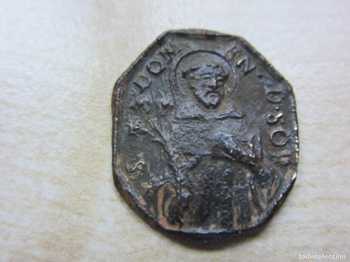 Antiques: Bonita medalla de bronce de Santo Domingo en Soriano y Virgen del Rosario S XVIII Medidas 2 x 1,7 cm