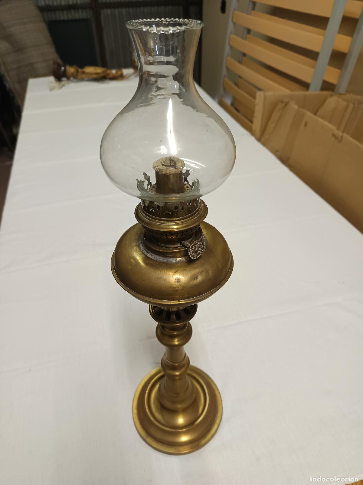Antig&uuml;edades: ANTIGUO QUINQUE LAMPARA KOSMOS BRENNER EN LATON, BUEN ESTADO 54 CM ALTURA.