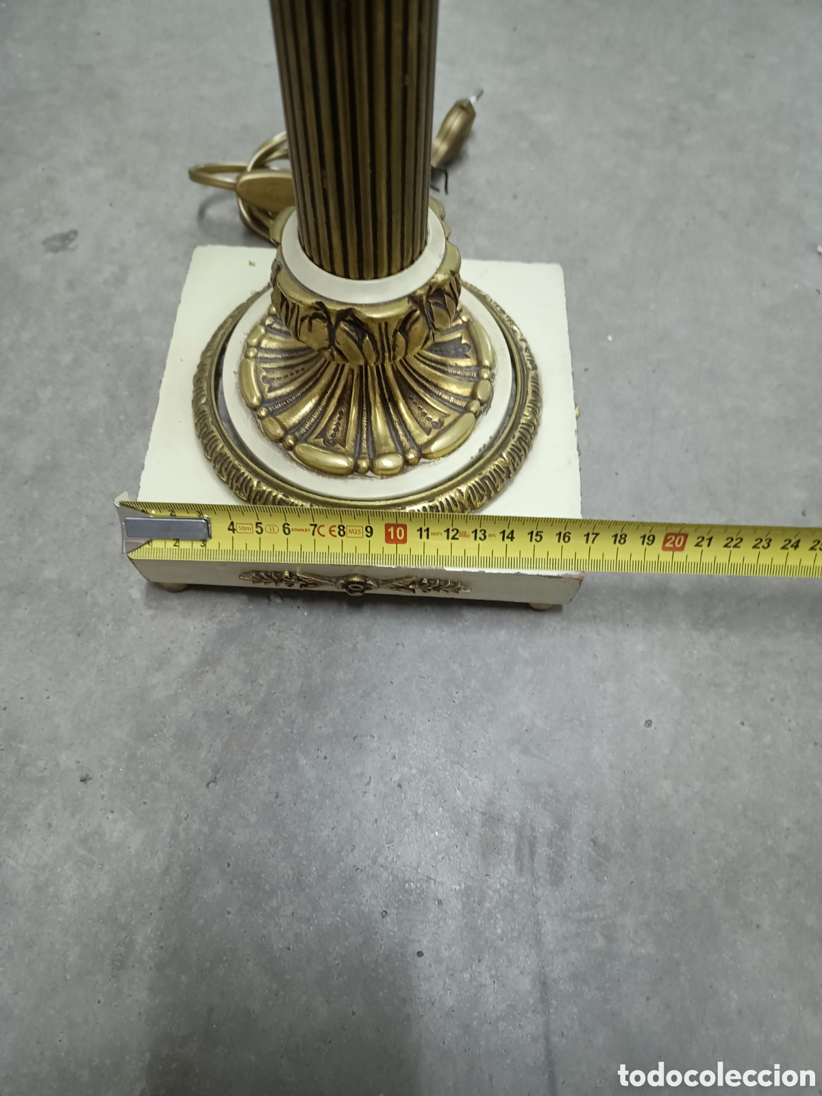 Antig&uuml;edades: L&Aacute;MPARA DE PI&Eacute; DE SOBREMESA - BRONCE Y PIE DE MADERA - 60cm - Foto 5