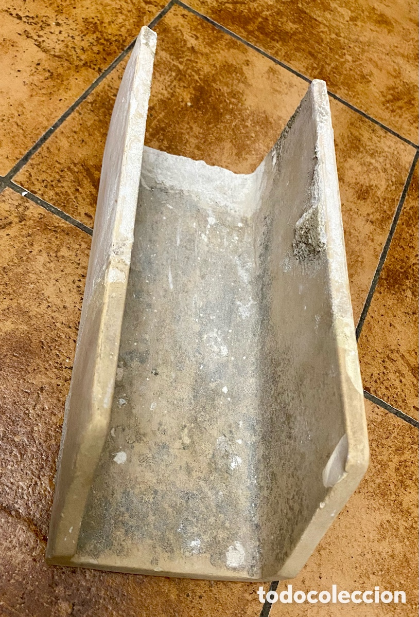 Antig&uuml;edades: Antiguo vierte aguas de un convento. - Foto 2