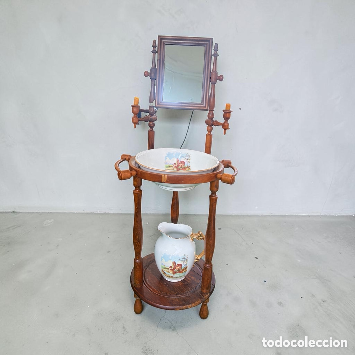 Antig&uuml;edades: Antiguo lavabo de madera con porcelana La Cartuja