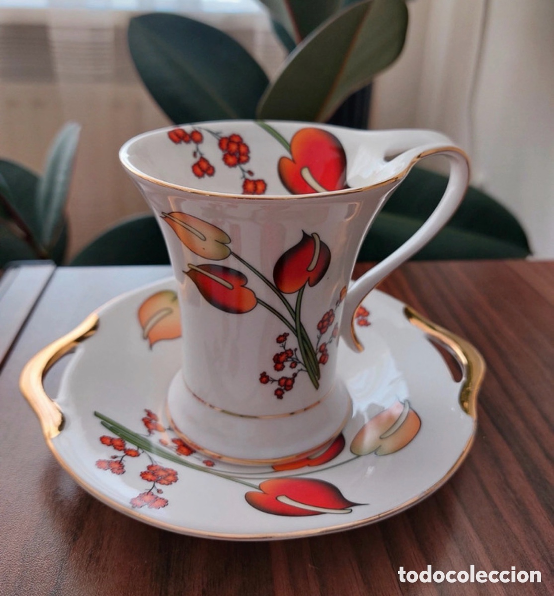 Antig&uuml;edades: Juego de taza y platillo de porcelana japonesa