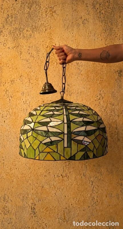 Antig&uuml;edades: Gran l&aacute;mpara de techo estilo Tiffany