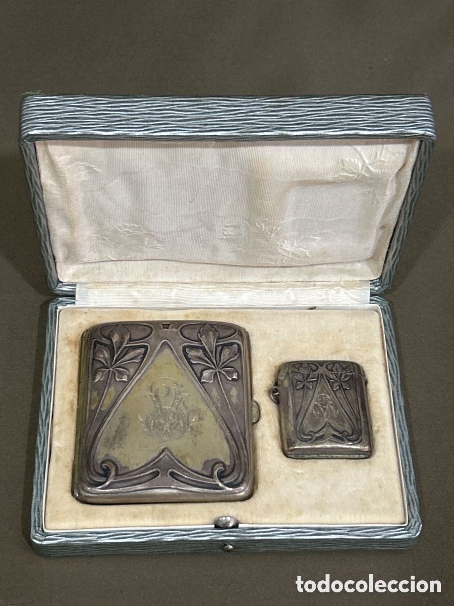 Antig&uuml;edades: ELEGANTE CONJUNTO DE PITILLERA Y CERILLERO ART NOUVEAU EN PLATA 800 MIL&Eacute;SIMAS , EN SU ESTUCHE