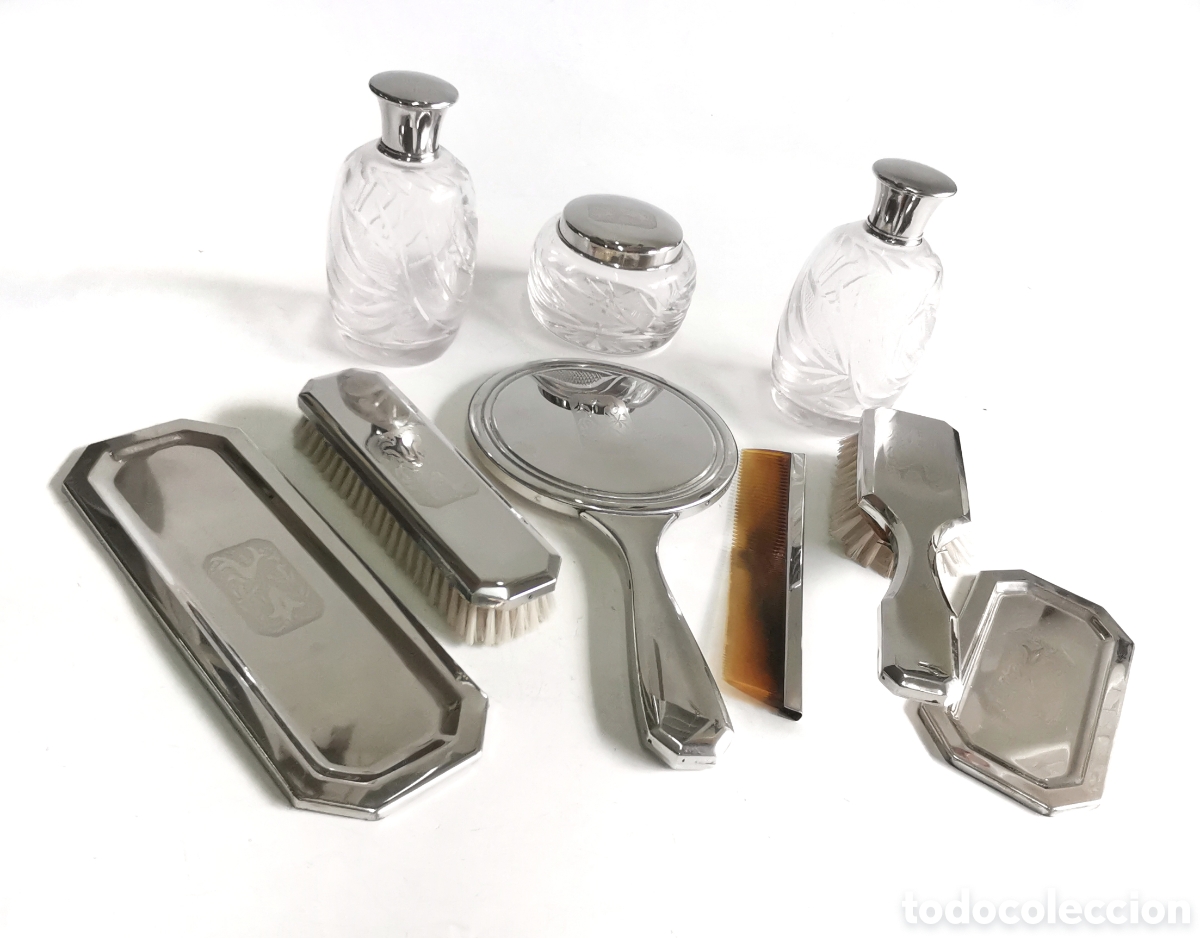 Antiquit&auml;ten: BONITO CONJUNTO VINTAGE DE TOCADOR PLATEADO 9PZS.