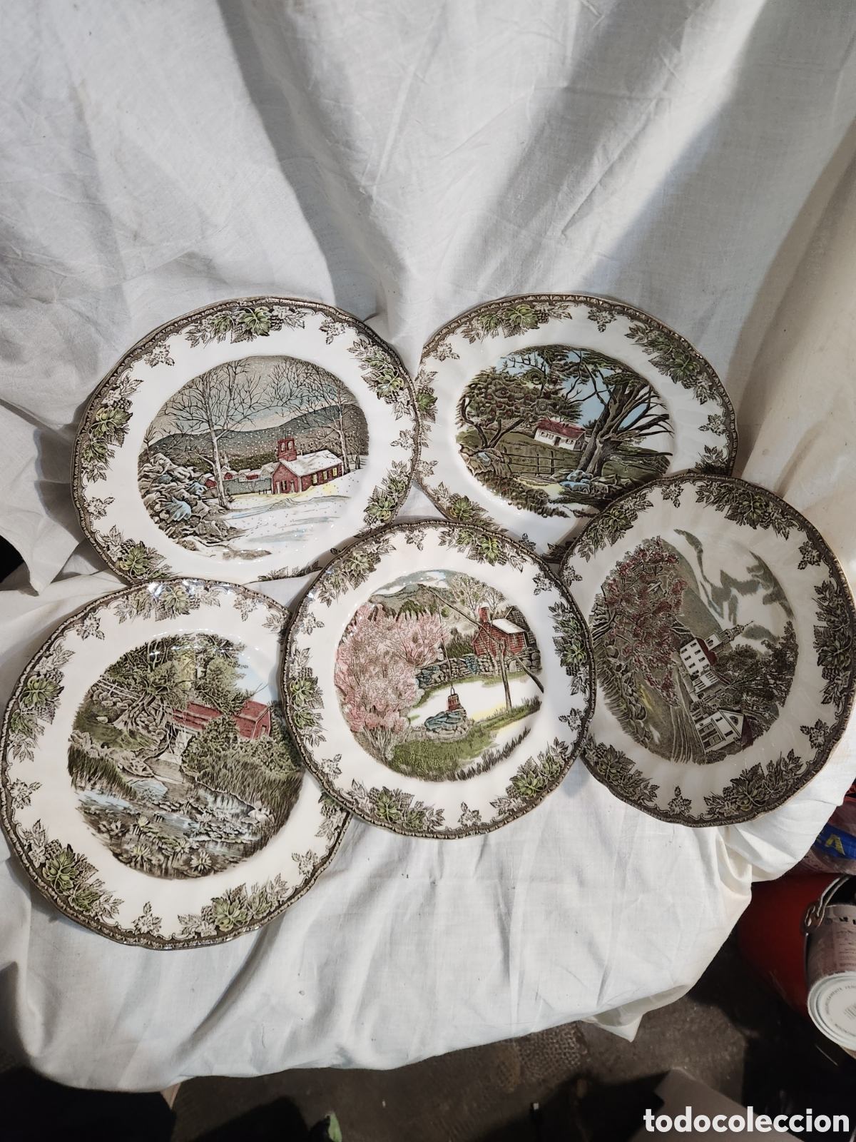Antiquit&eacute;s: 5 PLATOS JOHNSON BROS.THE FRIENDLY VILLAJE. 27CM.