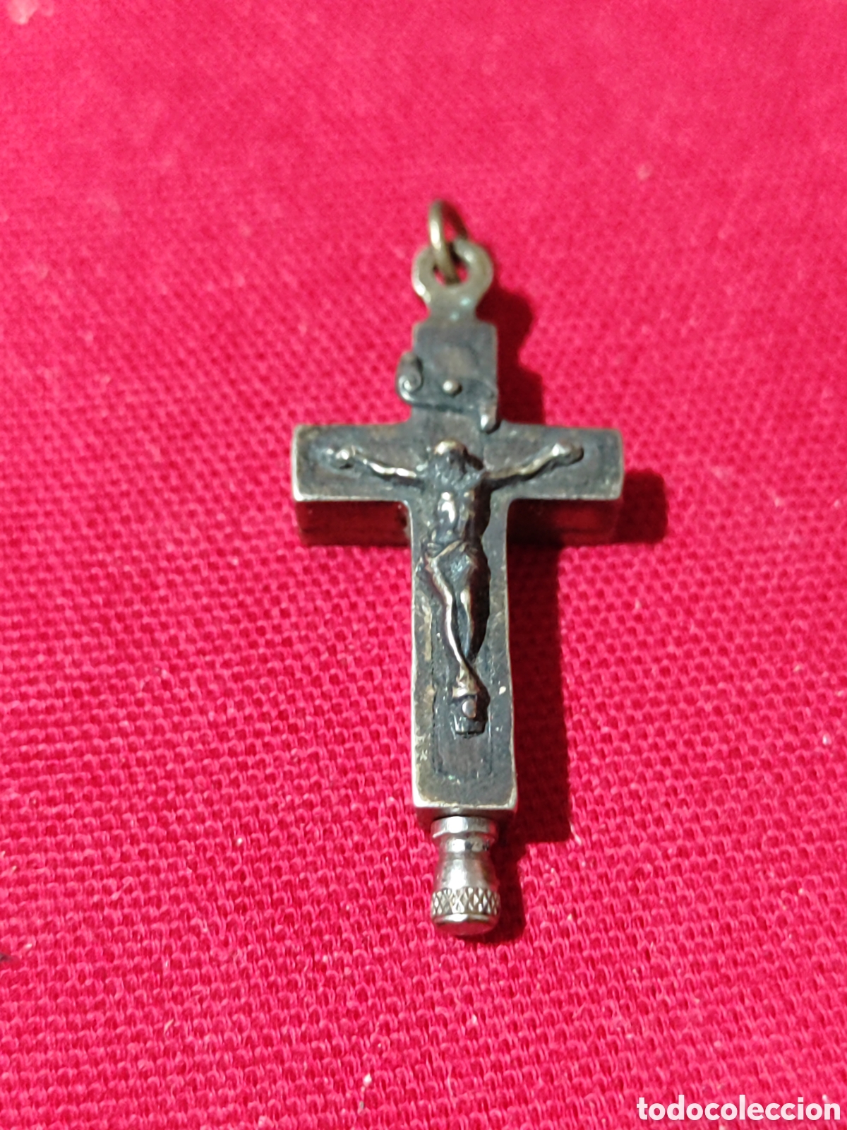 Antig&uuml;edades: Cruz relicario o custodio de metal plateado franc&eacute;s