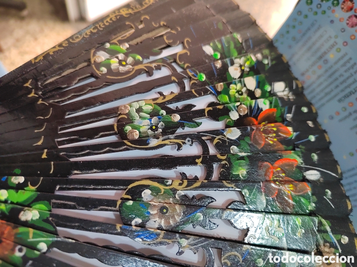 Antig&uuml;edades: antiguo abanico de madera pintada a mano - Foto 4