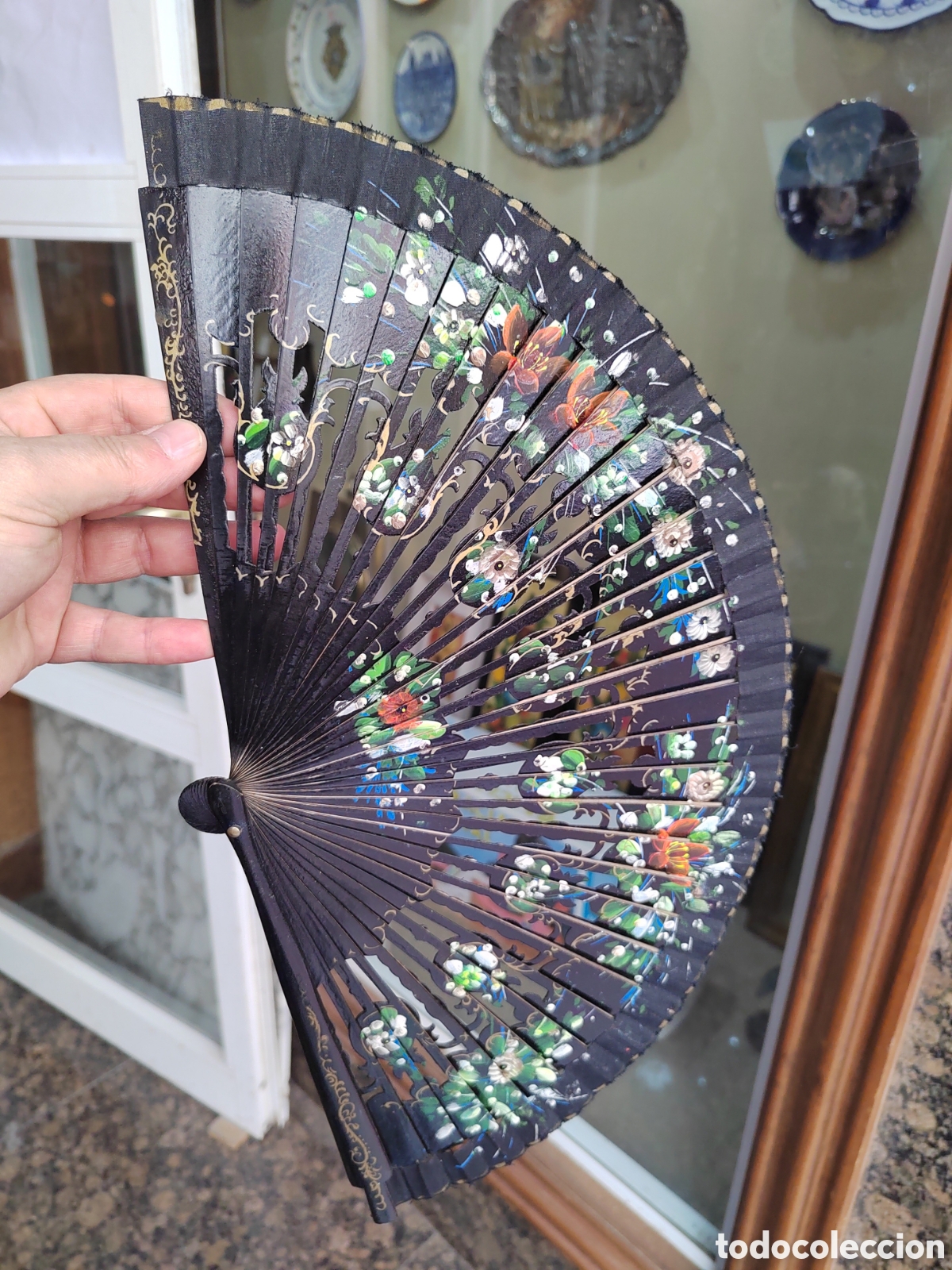 Antig&uuml;edades: antiguo abanico de madera pintada a mano - Foto 12