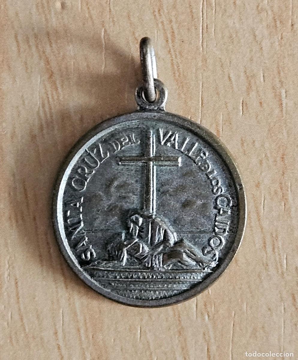 Antiguidades: ANTIGUO MEDALLA RELIGIOSA EN PLATA - Santa Cruz Del Valle De Los Ca&iacute;dos - Peso 3,25 gr.