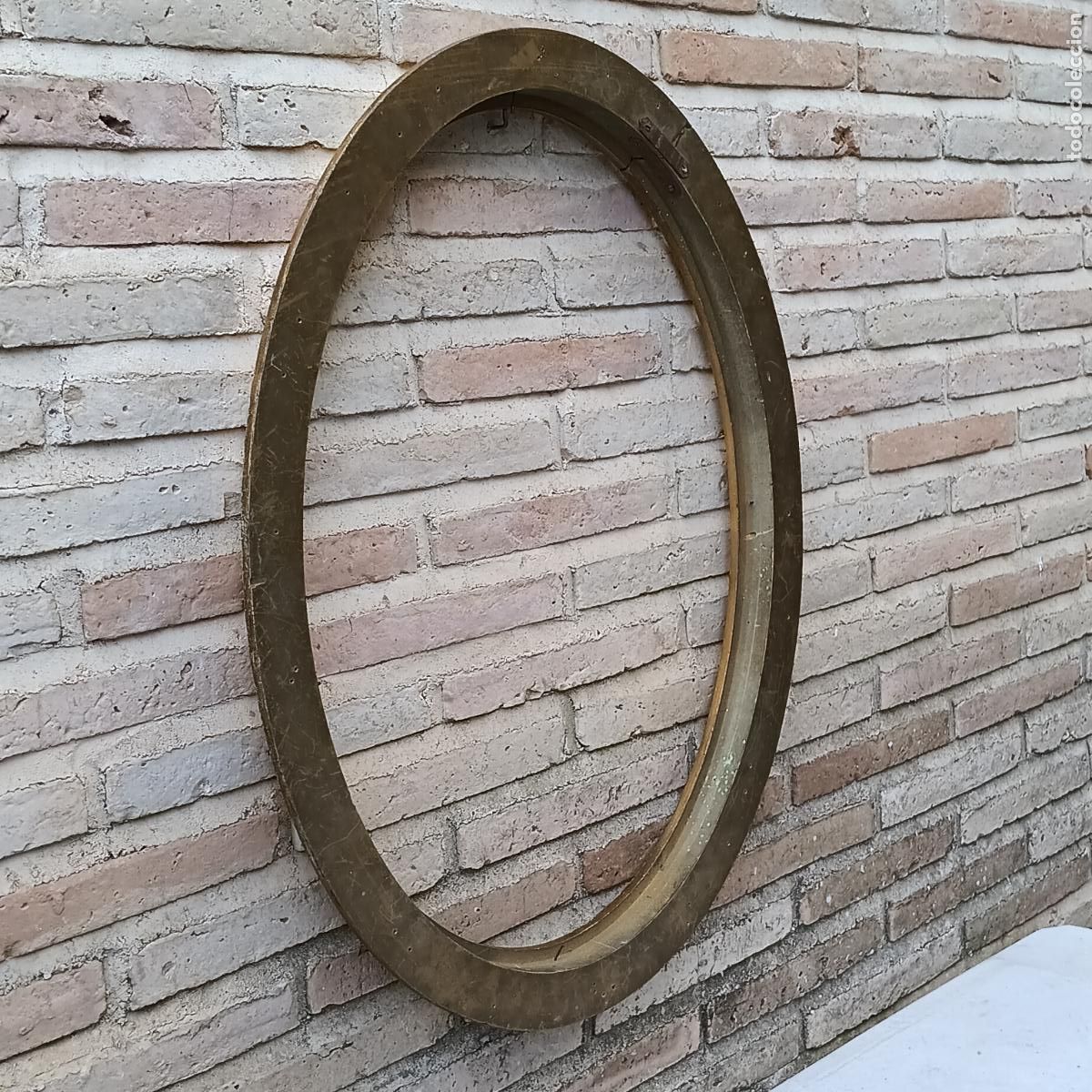Antig&uuml;edades: MARCO OVALADO GRANDE Y DORADO EN MADERA. - Foto 5