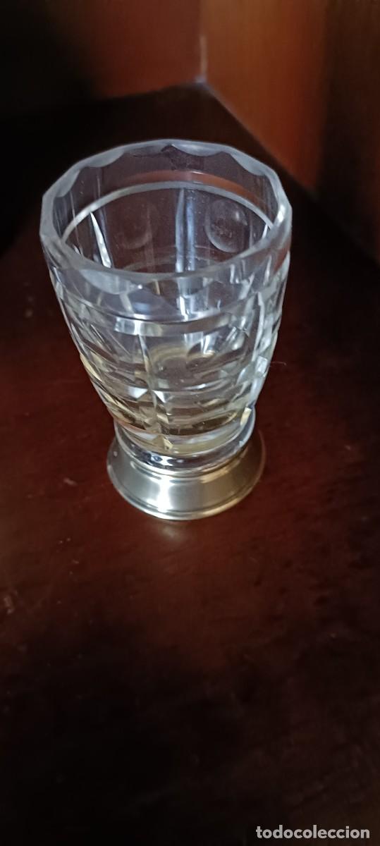 Antig&uuml;edades: Vasito de cristal con pie en plata de ley - Foto 2