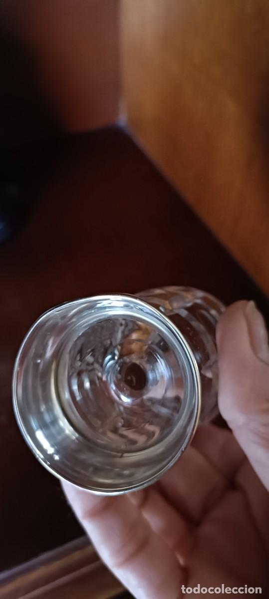Antig&uuml;edades: Vasito de cristal con pie en plata de ley - Foto 3