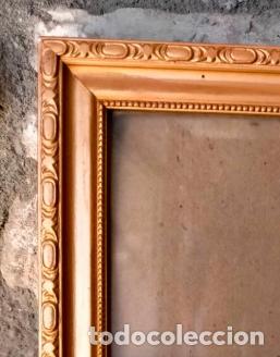 Antig&uuml;edades: Marco peque&ntilde;o dorado para cuadro fotograf&iacute;a cristal para colgar moldura dorada a&ntilde;os 50. 21,5 x 27 cm