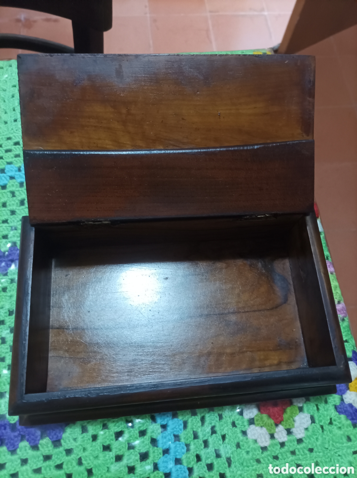 Antig&uuml;edades: Antigua caja madera olivo escritorio