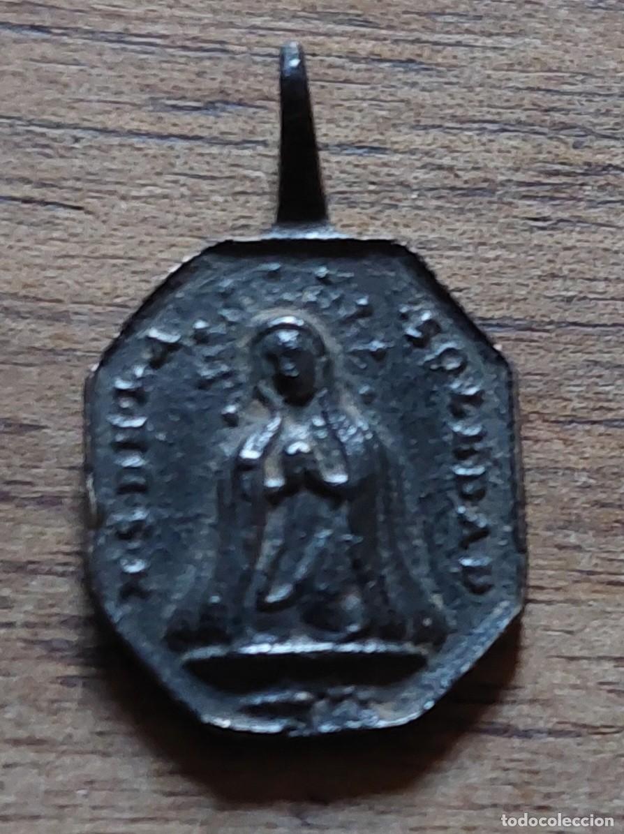 Antig&uuml;edades: Antigua medalla Nuestra se&ntilde;ora de la Soledad