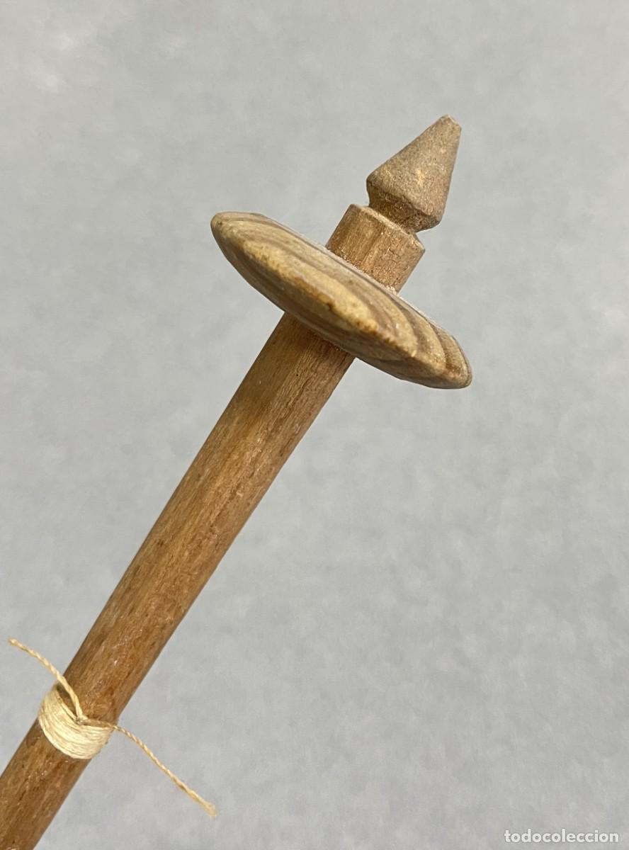 Antig&uuml;edades: Antiguo Huso madera hecho a mano, para hilar lana