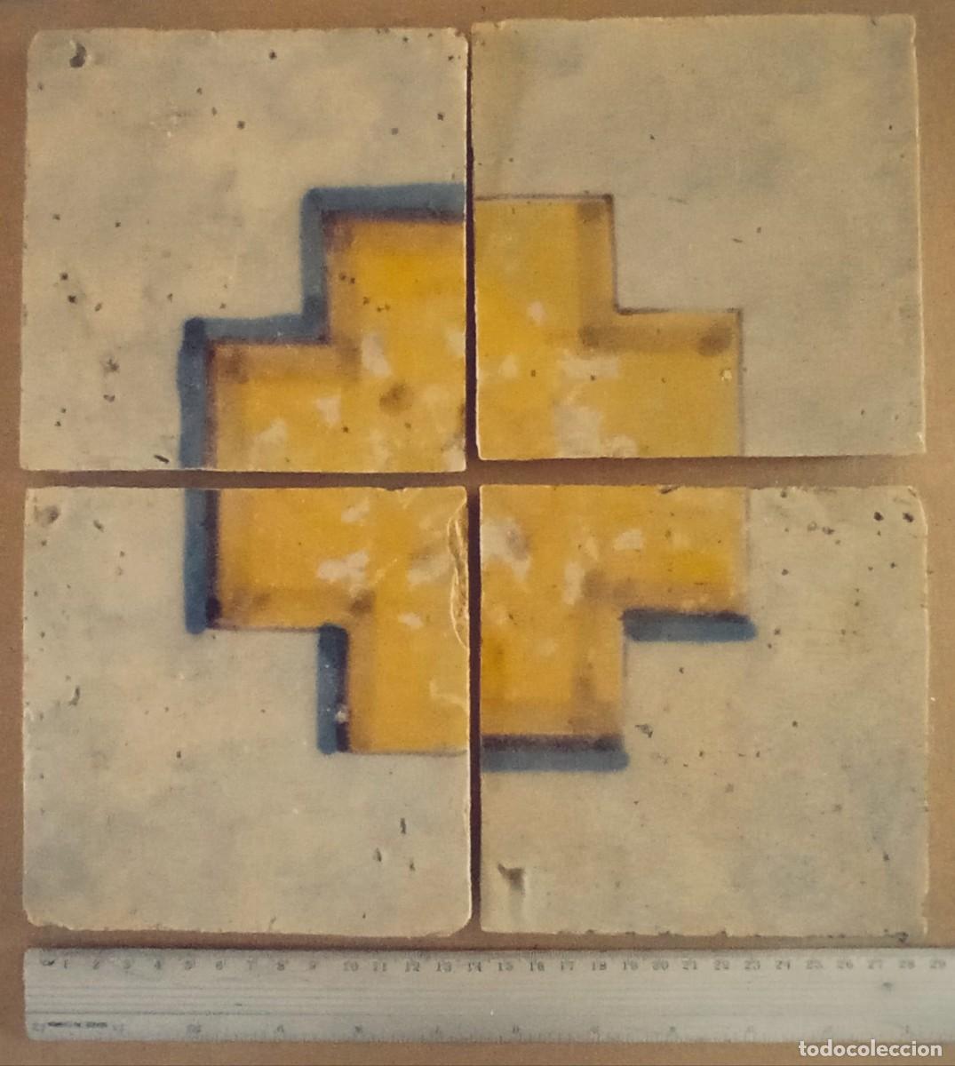 Antig&uuml;edades: CUADRA DE AZULEJOS DEL siglo XVIII - Foto 1